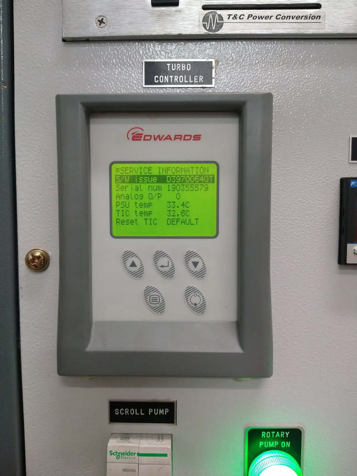 Turbo controller alive again and the rotary pump running, after rebuilding the vacuum system and writing its operating protocol.