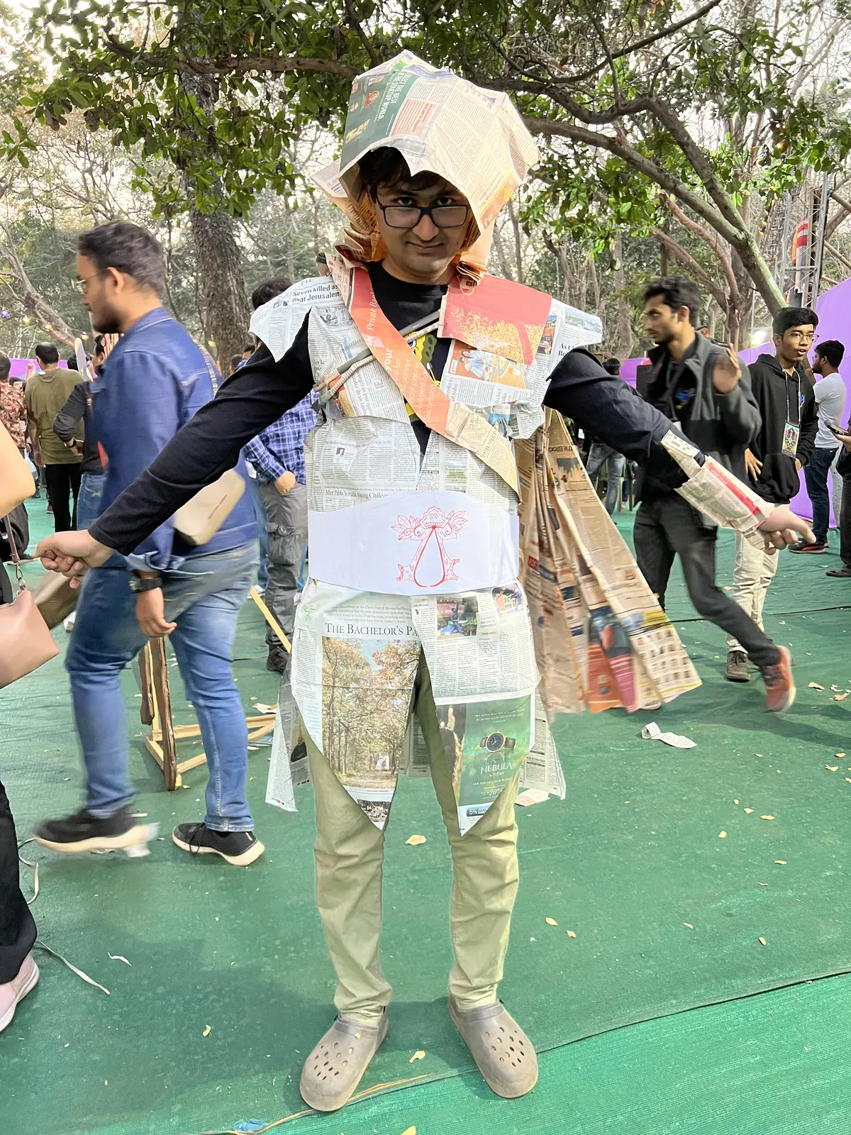 An Assassin’s Creed costume, built entirely out of paper.